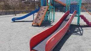 ローラー滑り台